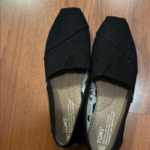 TOMS Women's Classic Black Loafers